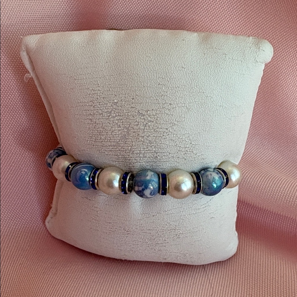 🟢 Sky Blue And White Pearl Round Beads Bracelet